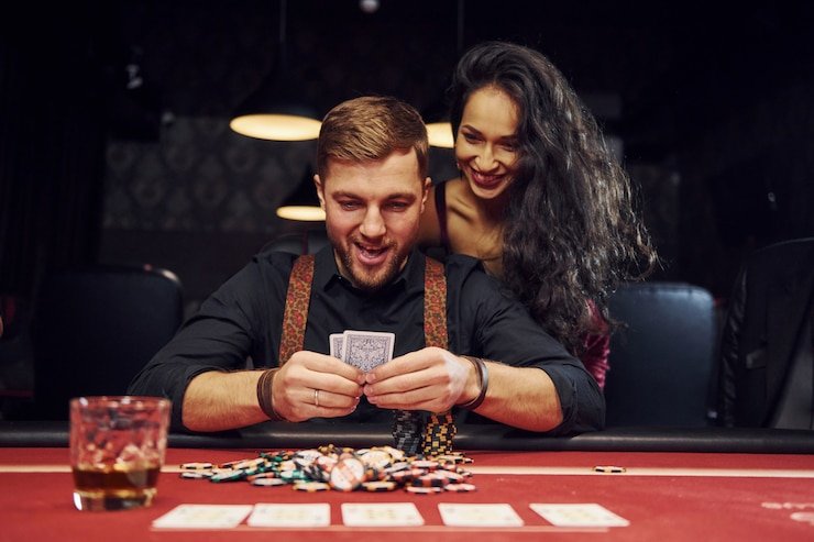 Pengguna menikmati permainan sports dan live casino di ombak138 melalui perangkat mobile
